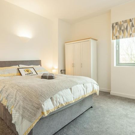 Central Bedford: Two Bedrooms, Breakfast Basket エクステリア 写真