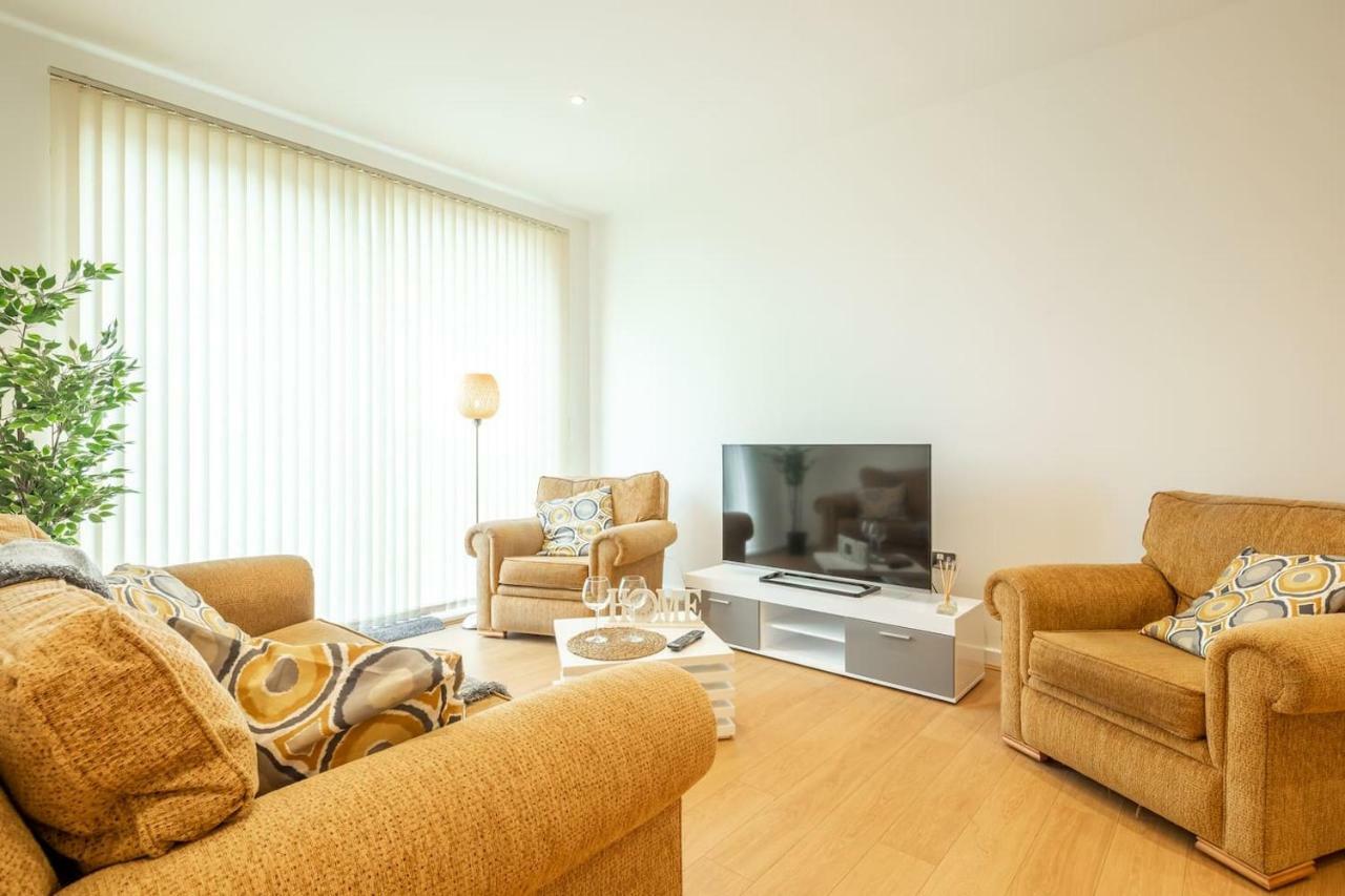 Central Bedford: Two Bedrooms, Breakfast Basket エクステリア 写真